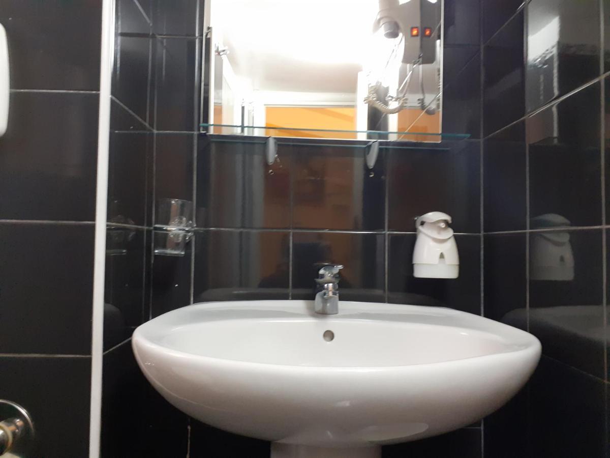 Residenza Cernaia Hotell Rom Exteriör bild