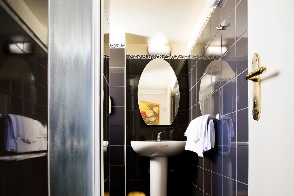 Residenza Cernaia Hotell Rom Exteriör bild